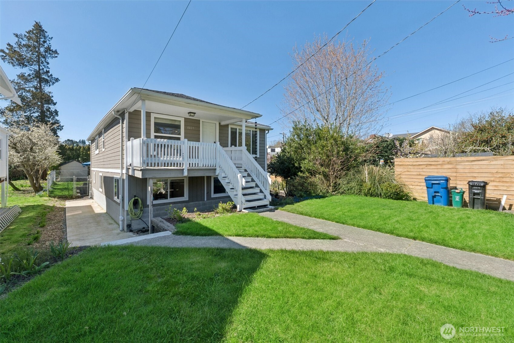 4409 26th Avenue Southwest Seattle, WA 98106 - Photo 3 of 26