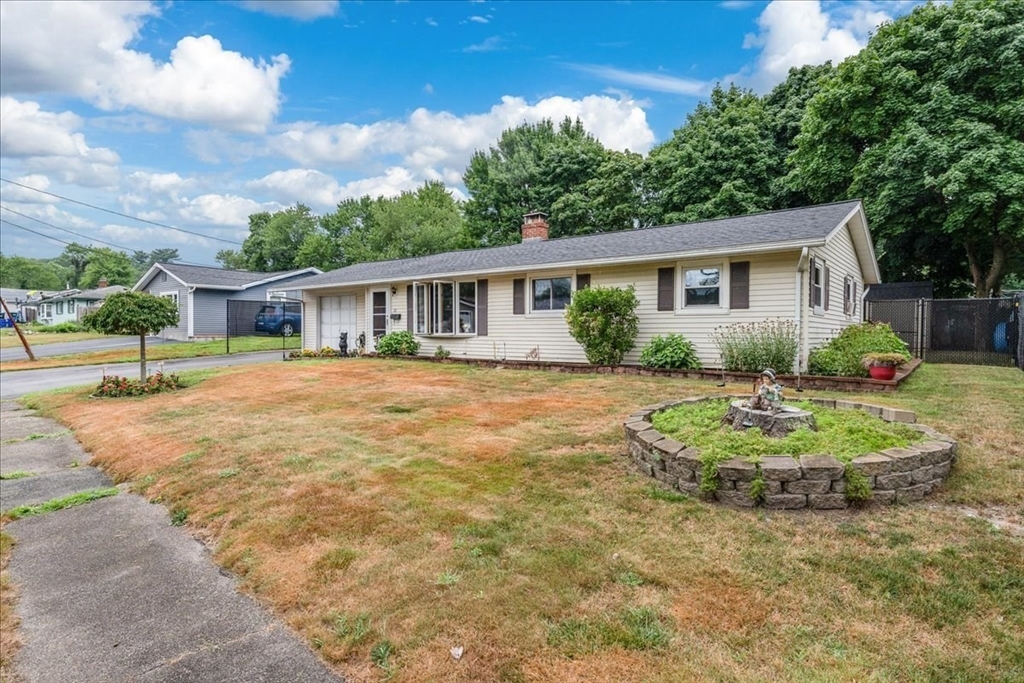 21 Louise Road Holbrook, MA 02343 - Photo 2 of 21 Gallery Image 2