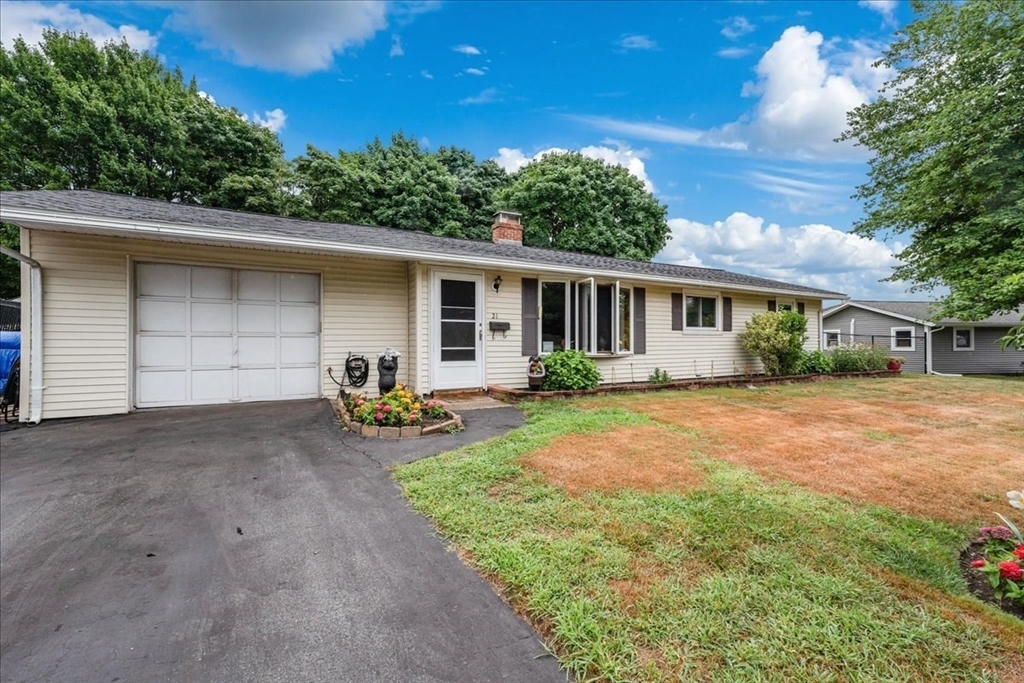 21 Louise Road Holbrook, MA 02343 - Photo 3 of 21 Gallery Image 3