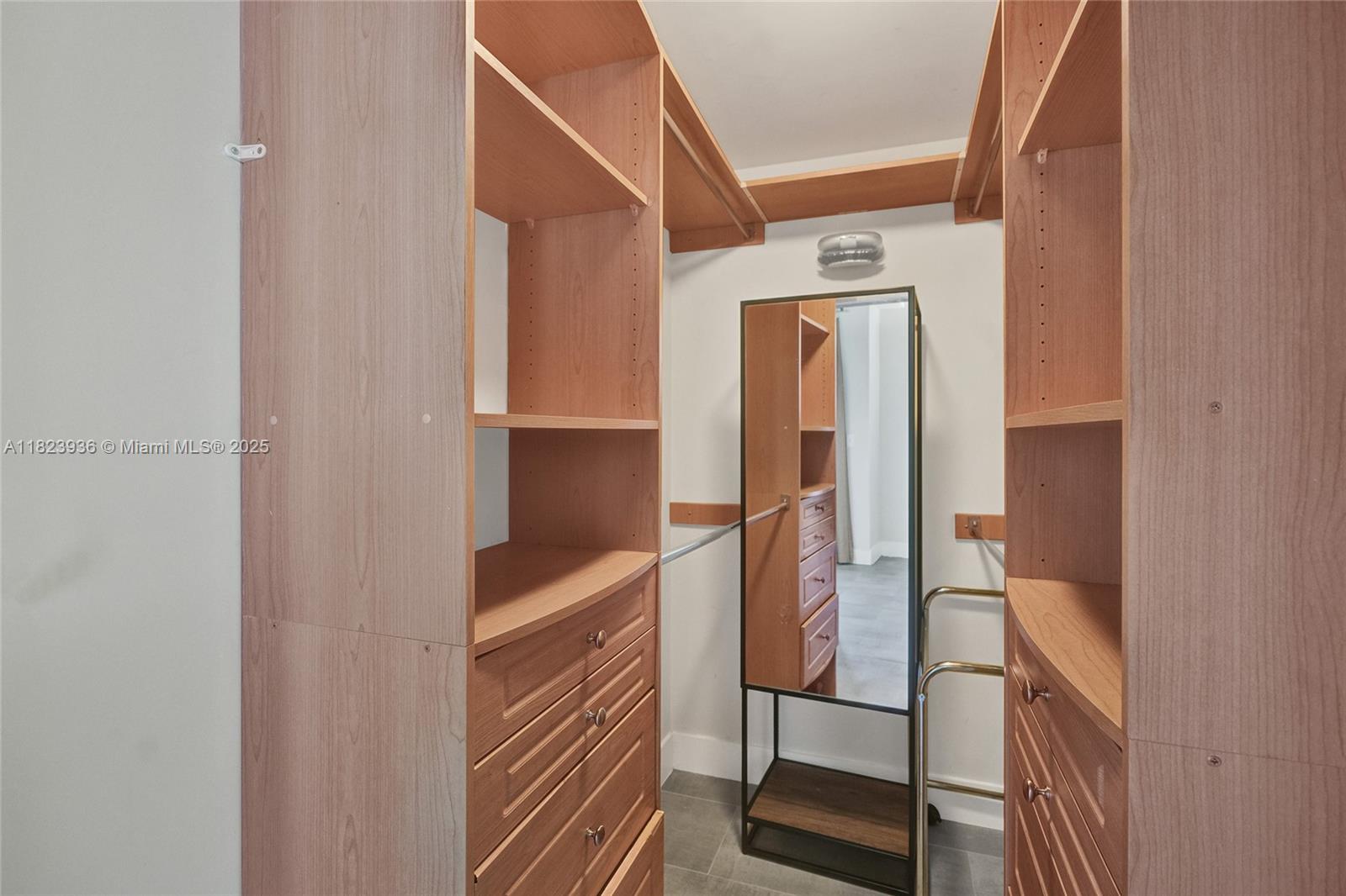 455 Northeast 25th Street, Unit 609 Miami, FL 33137 - Photo 14 of 27 a view of front door