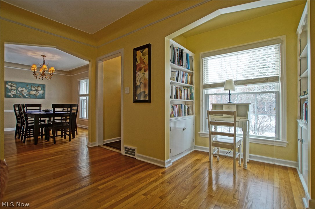 2437 Channing Road Cleveland, OH 44118 - Photo 11 of 27