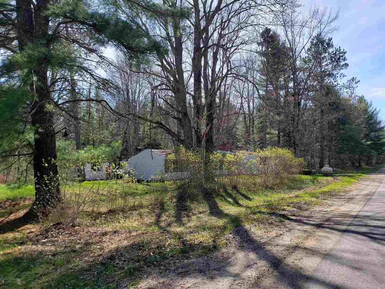 20277 Rhodes Road Interlochen, MI 49643 - Photo 4 of 27 1886893-3.JPG
