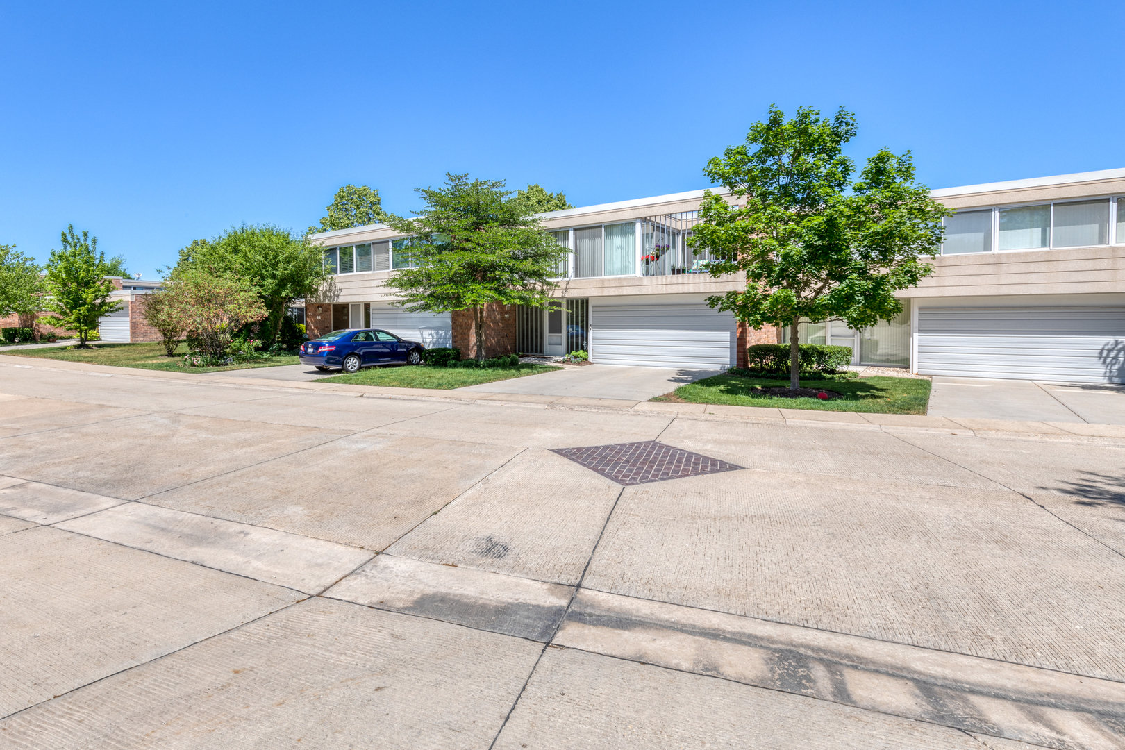 99 Wellington Road Northbrook, IL 60062 - Photo 2 of 30