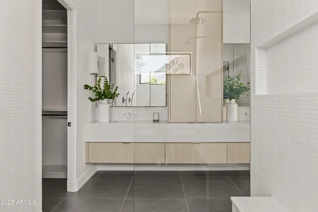 $20,000 | 5156 North 45th Place, Phoenix, AZ 85018