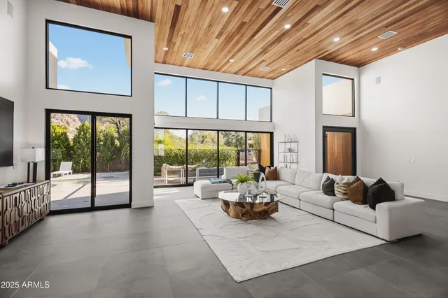 $20,000 | 5156 North 45th Place, Phoenix, AZ 85018