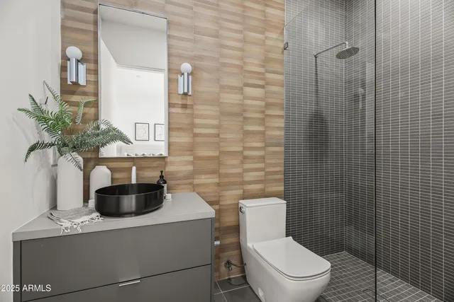 $20,000 | 5156 North 45th Place, Phoenix, AZ 85018