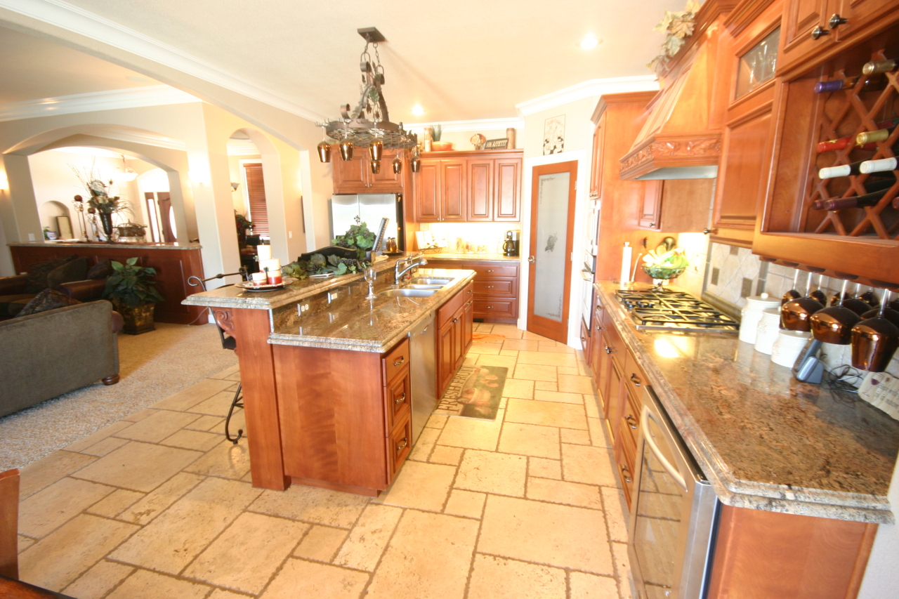 2178 Edinburgh Way Redding, CA 96003 - Photo 12 of 24 Kitchen