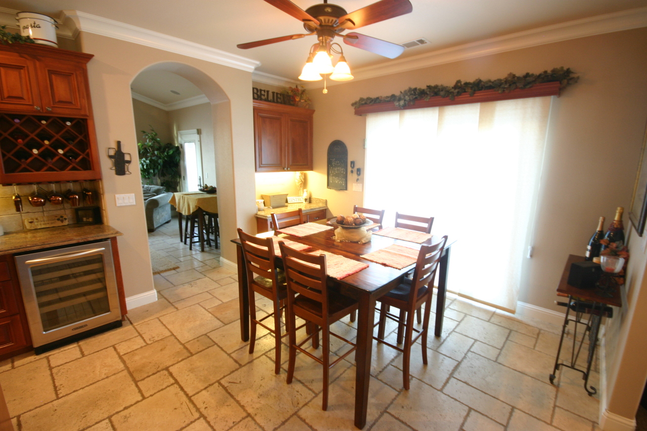 2178 Edinburgh Way Redding, CA 96003 - Photo 14 of 24 Breakfast Nook