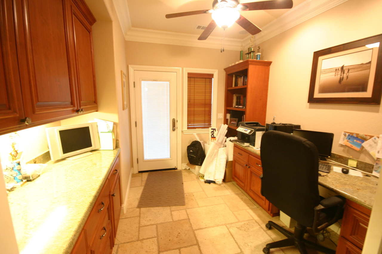 2178 Edinburgh Way Redding, CA 96003 - Photo 24 of 24 Office