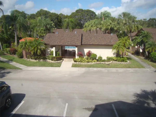 $2,429 | 2588 Carambola Circle North, Coconut Creek, FL 33066