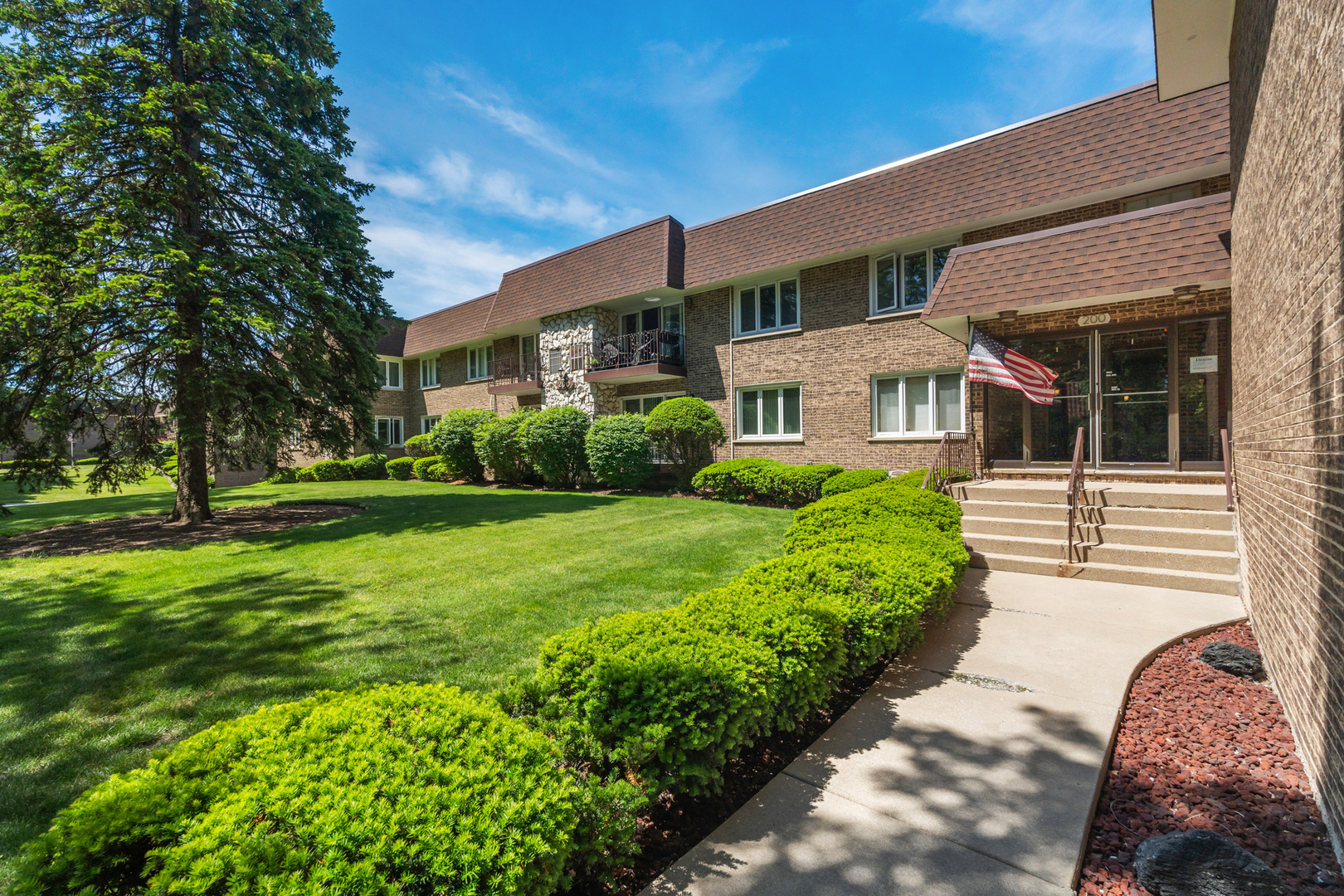 200 South Dee Road, Unit 1D Park Ridge, IL 60068 - Photo 2 of 32