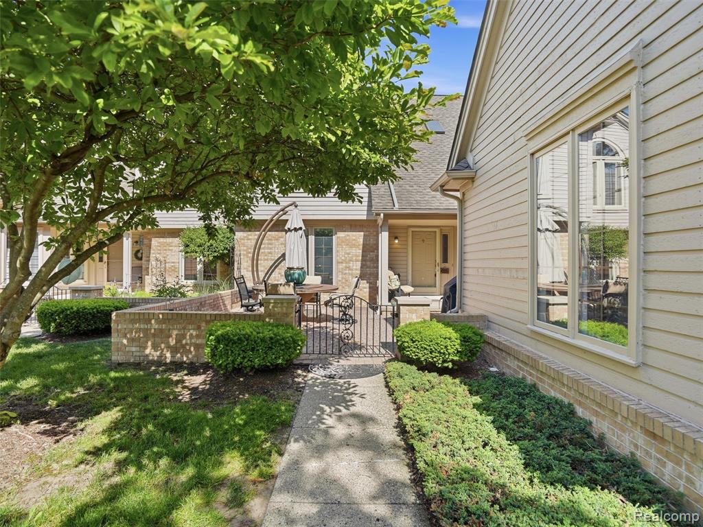 52088 Southview Ridge Macomb, MI 48042 - Photo 2 of 49