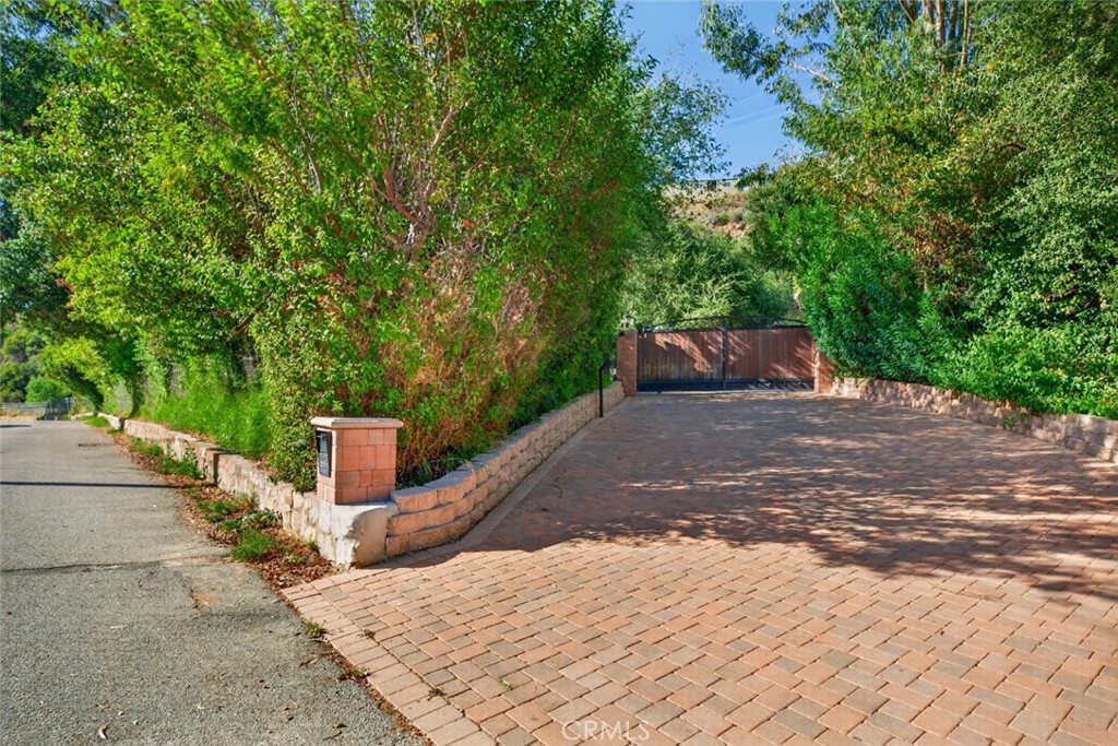 2311 Stonyvale Road Tujunga, CA 91042 - Photo 1 of 56 Gallery Image 1
