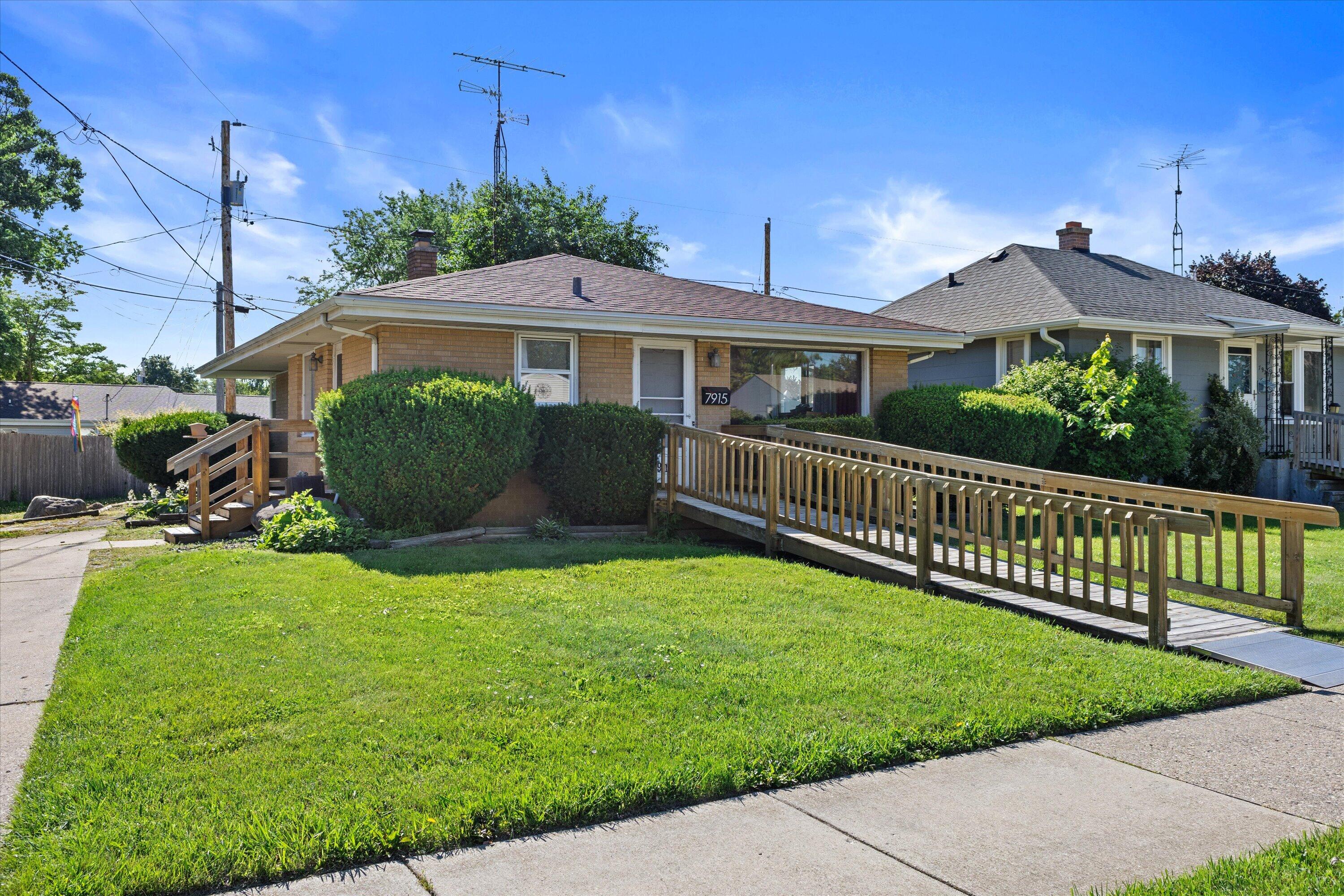 7915 45th Avenue Kenosha, WI 53142 - Photo 2 of 21 18-KCM-8