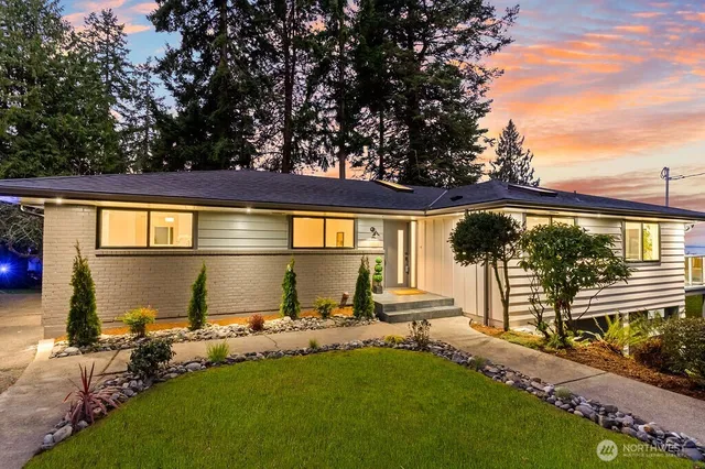 $2,099,777 | 16858 76th Avenue West, Edmonds, WA 98026