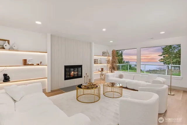 $2,099,777 | 16858 76th Avenue West, Edmonds, WA 98026