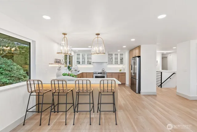 $2,099,777 | 16858 76th Avenue West, Edmonds, WA 98026