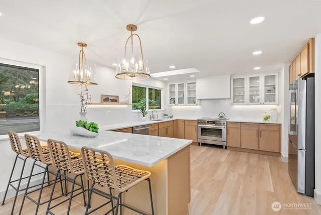 $2,099,777 | 16858 76th Avenue West, Edmonds, WA 98026