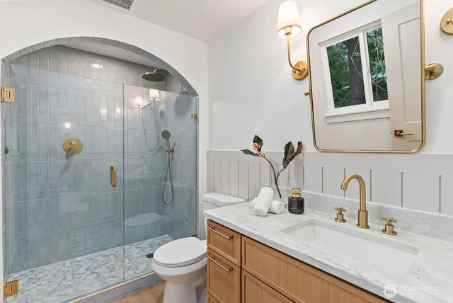 $2,099,777 | 16858 76th Avenue West, Edmonds, WA 98026