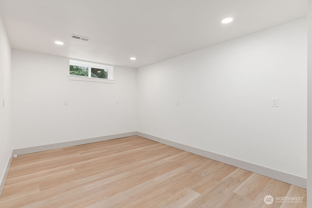 16858 76th Avenue West Edmonds, WA 98026 - Photo 29 of 40