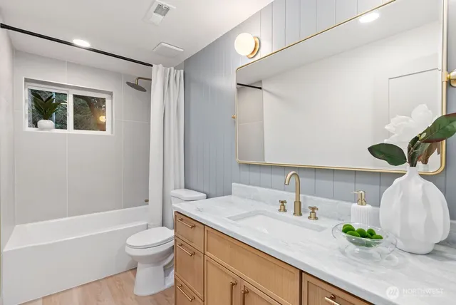 $2,099,777 | 16858 76th Avenue West, Edmonds, WA 98026