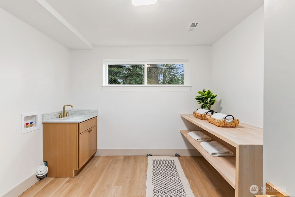 16858 76th Avenue West Edmonds, WA 98026 - Photo 31 of 40