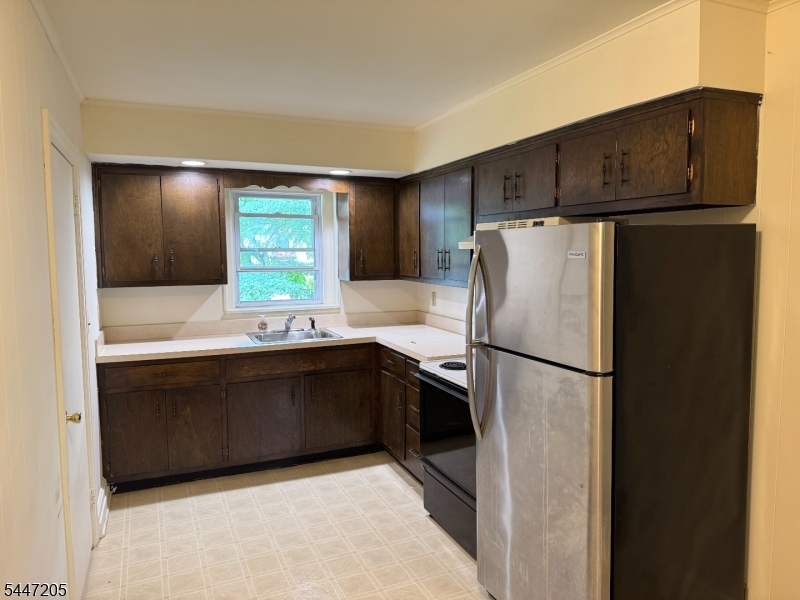 194 Krone Place Hackensack, NJ 07601 - Photo 4 of 6