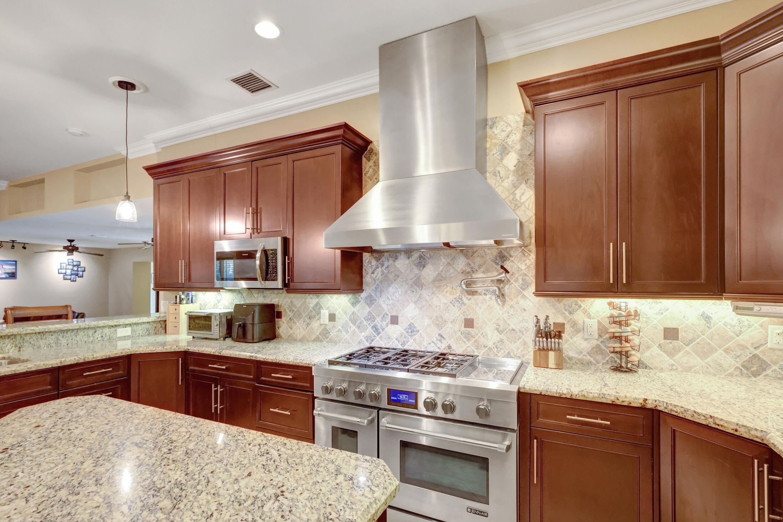 10959 154th Road North Jupiter, FL 33478 - Photo 13 of 58 Kitchen
