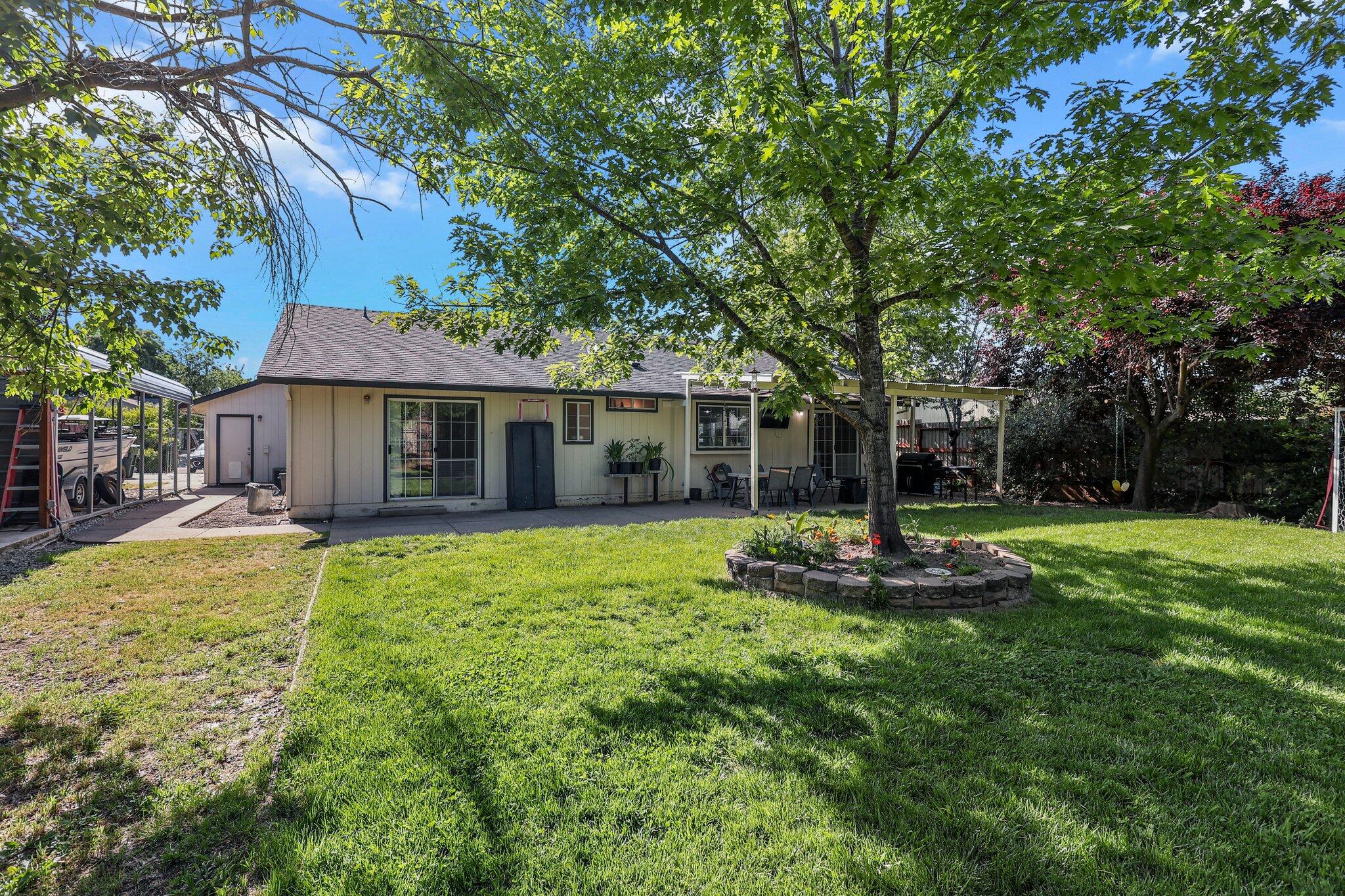 11539 Vista Del Rio Redding, CA 96003 - Photo 28 of 29 Back of the House