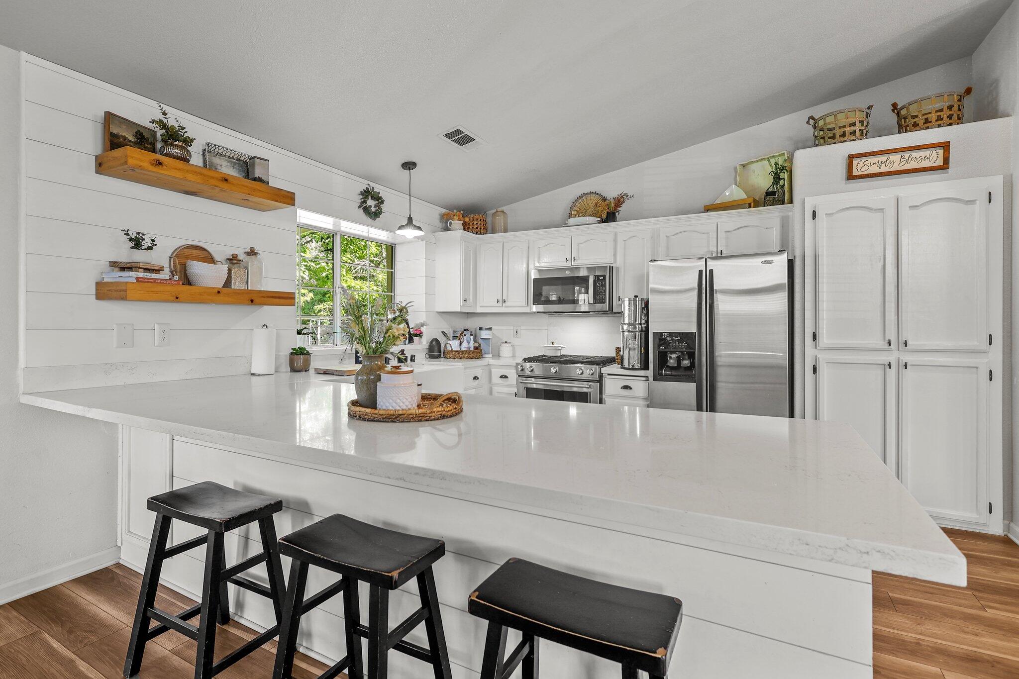 11539 Vista Del Rio Redding, CA 96003 - Photo 8 of 29 Kitchen