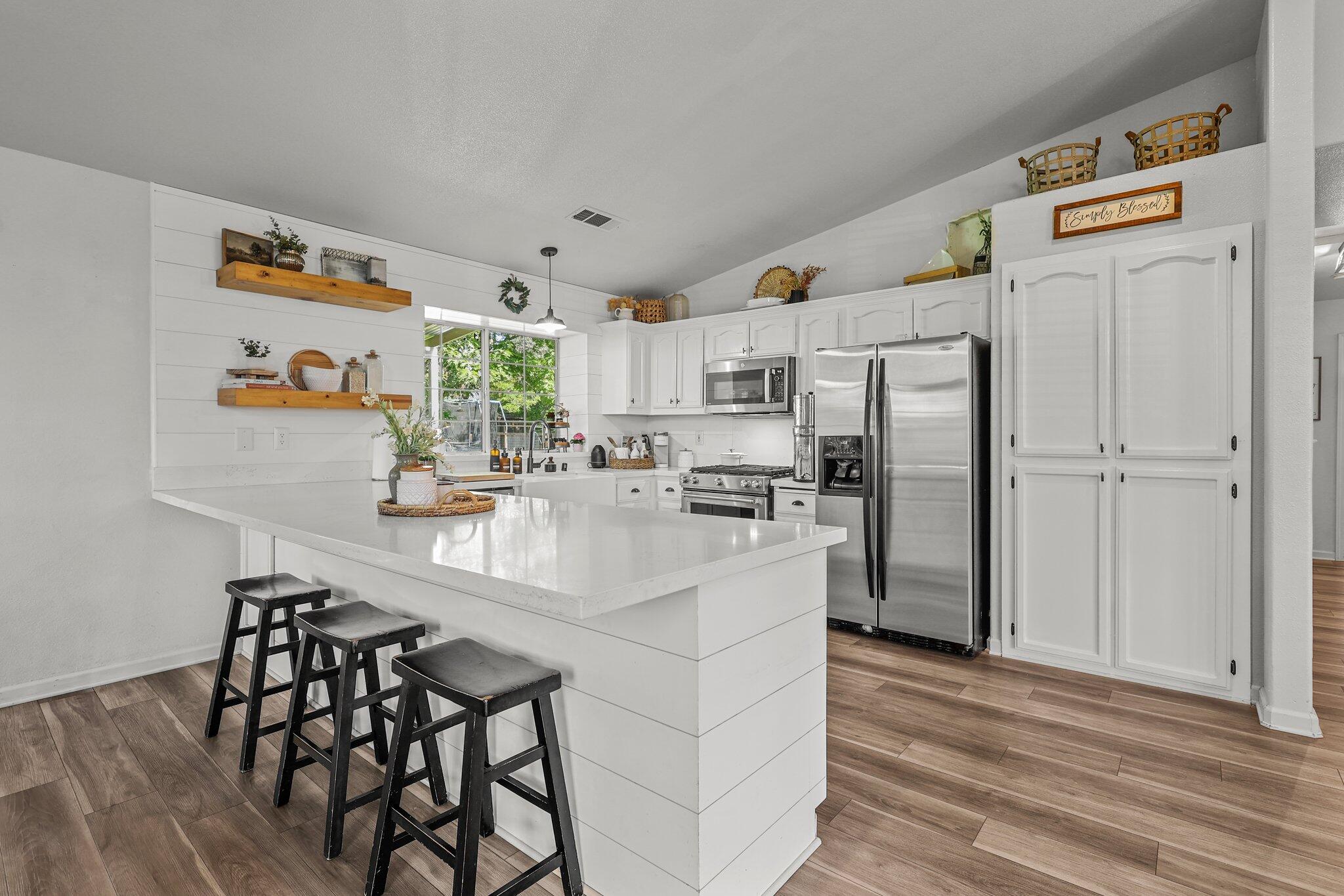 11539 Vista Del Rio Redding, CA 96003 - Photo 8 of 29 Kitchen