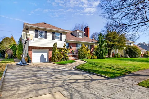 $1,189,000 | 125 Meadow Street, Garden City, NY 11530