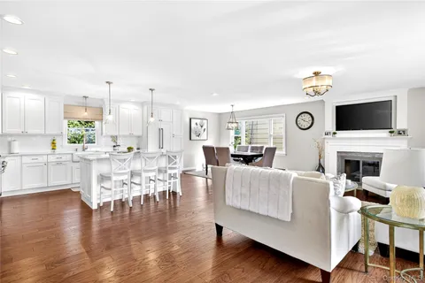 $1,189,000 | 125 Meadow Street, Garden City, NY 11530