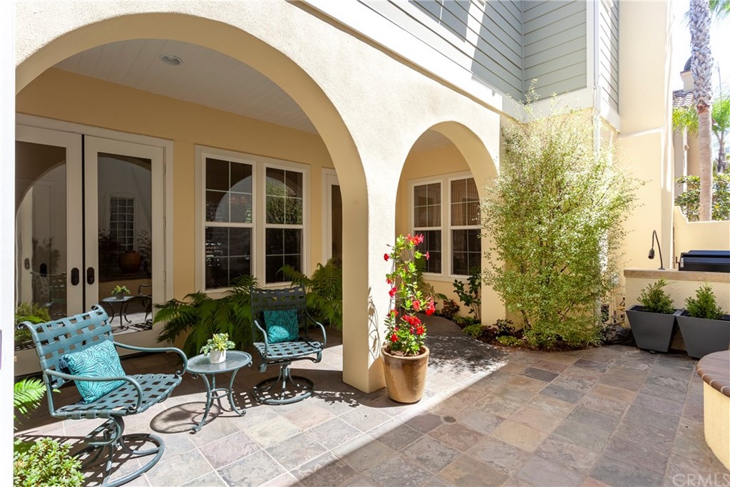 21246 Baeza Circle Huntington Beach, CA 92648 - Photo 38 of 49 a front view of a house