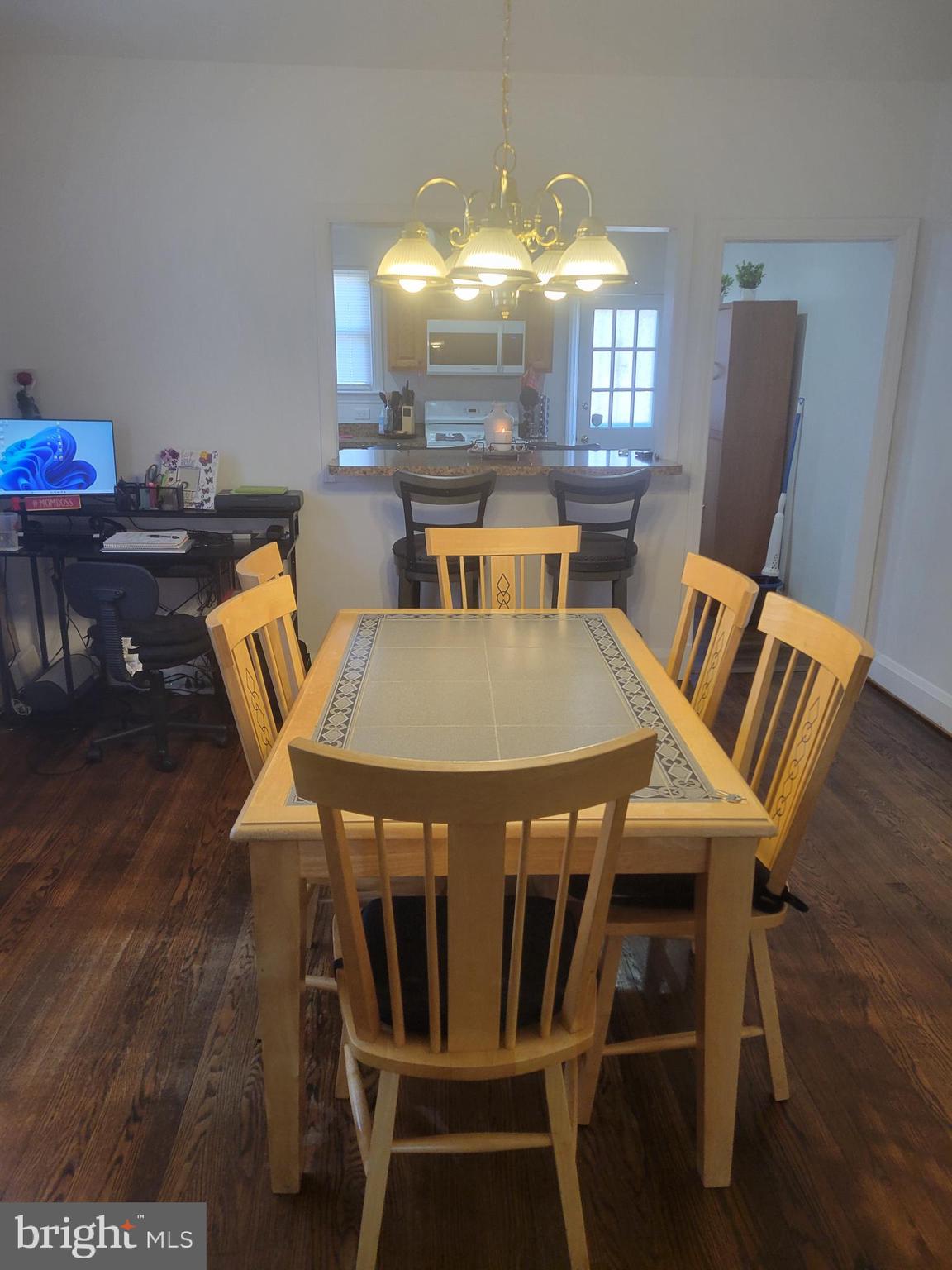 3718 Woodridge Road Baltimore, MD 21229 - Photo 6 of 17