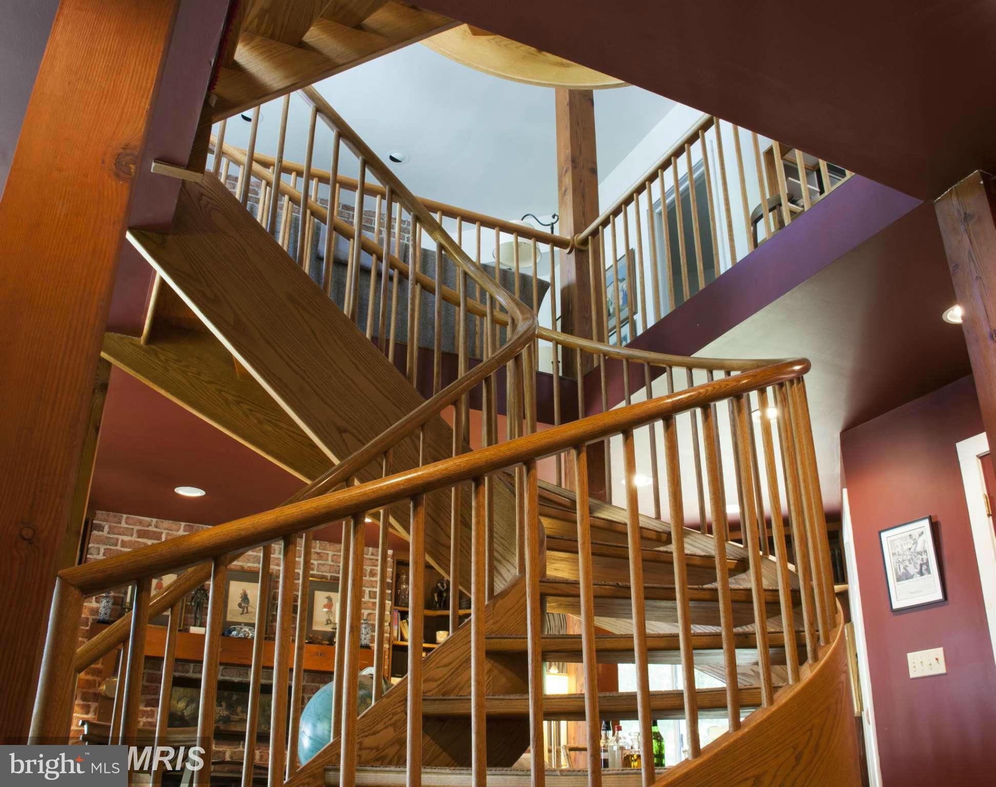 7460 Todds Wharf Road Preston, MD 21655 - Photo 22 of 29 Winding Oak Staircase/Master Wing