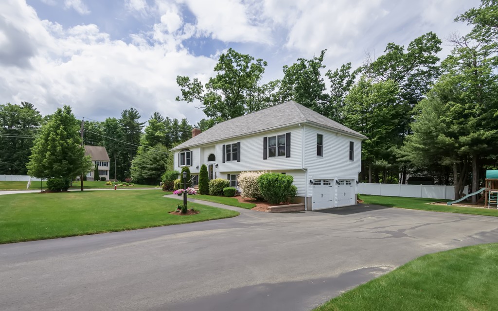 99 Mink Run Road Wilmington, MA 01887 - Photo 2 of 30 Gallery Image 2