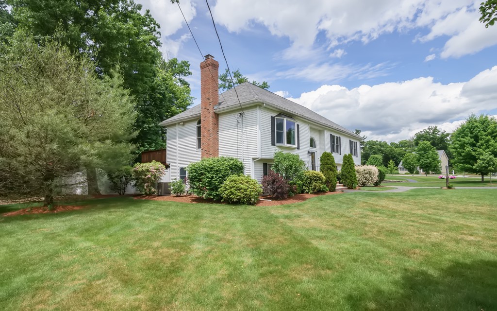 99 Mink Run Road Wilmington, MA 01887 - Photo 3 of 30 Gallery Image 3