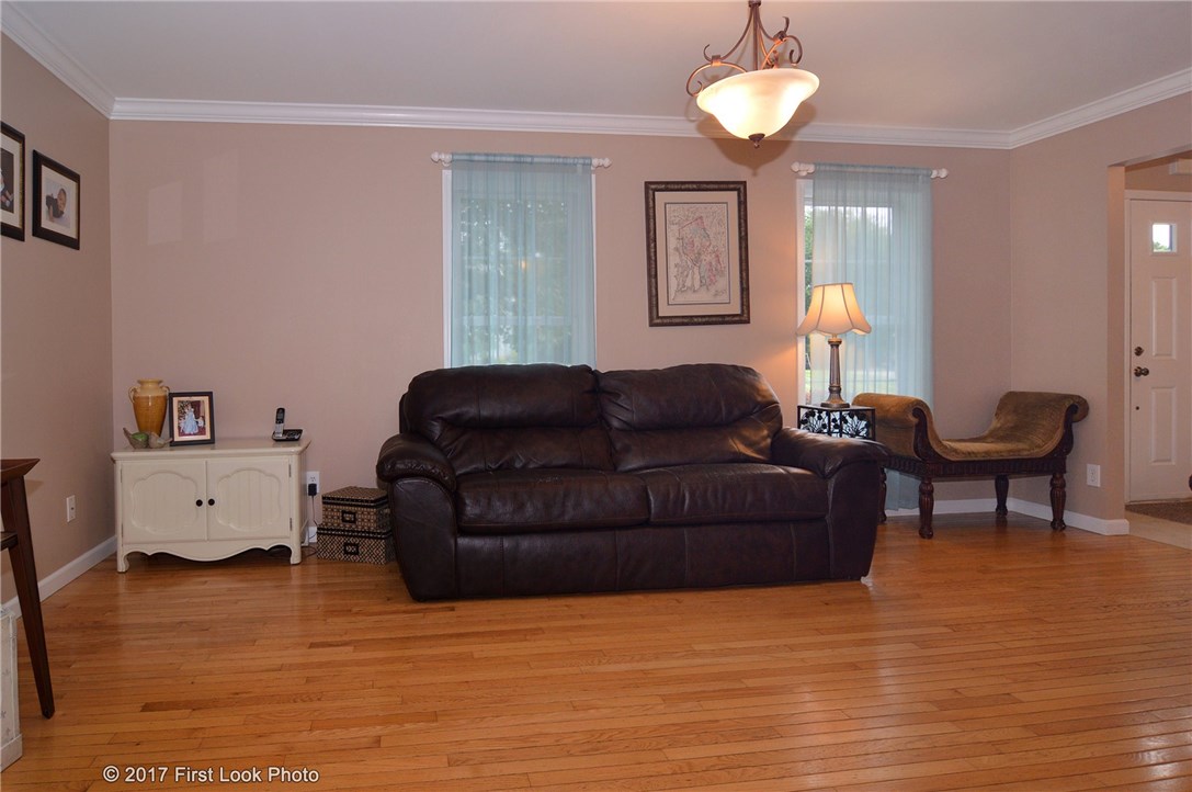 129 Ridge Lane Swansea, MA 02777 - Photo 11 of 31 Gallery Image 11