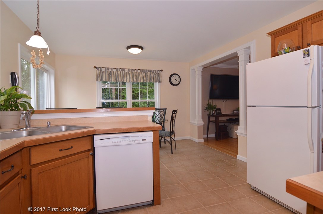 129 Ridge Lane Swansea, MA 02777 - Photo 6 of 31 Gallery Image 6