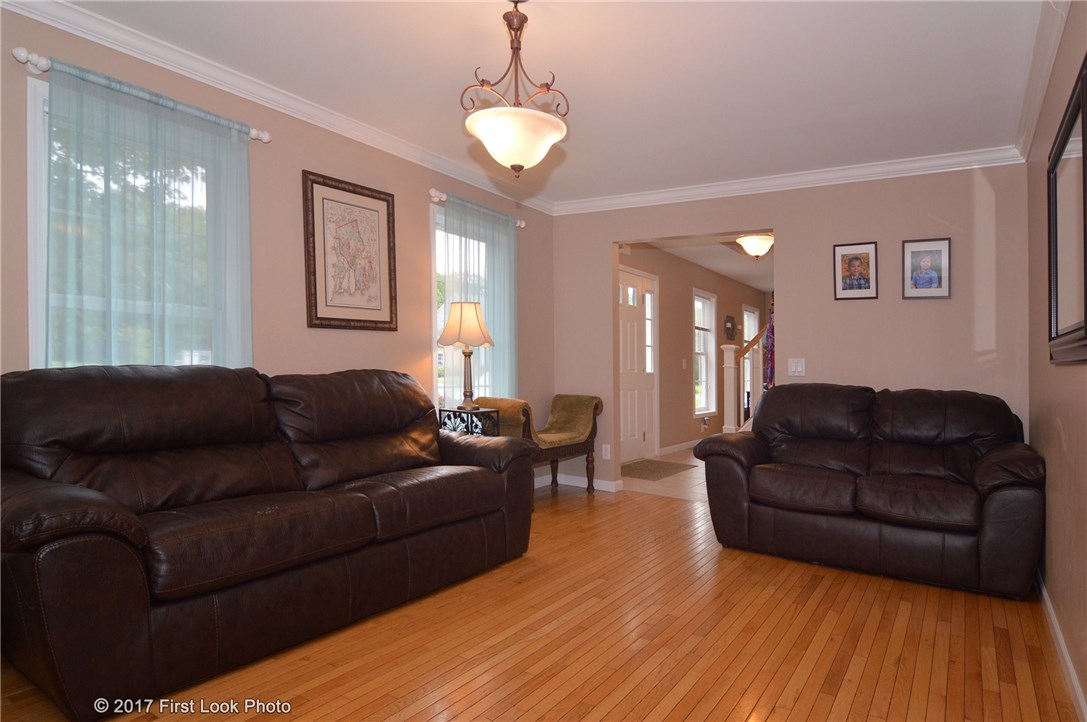 129 Ridge Lane Swansea, MA 02777 - Photo 7 of 31 Gallery Image 7