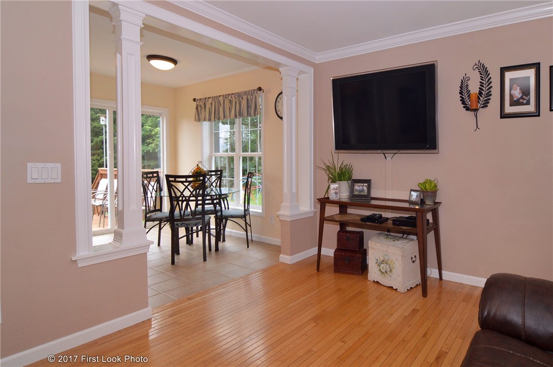 129 Ridge Lane Swansea, MA 02777 - Photo 10 of 31 Gallery Image 10