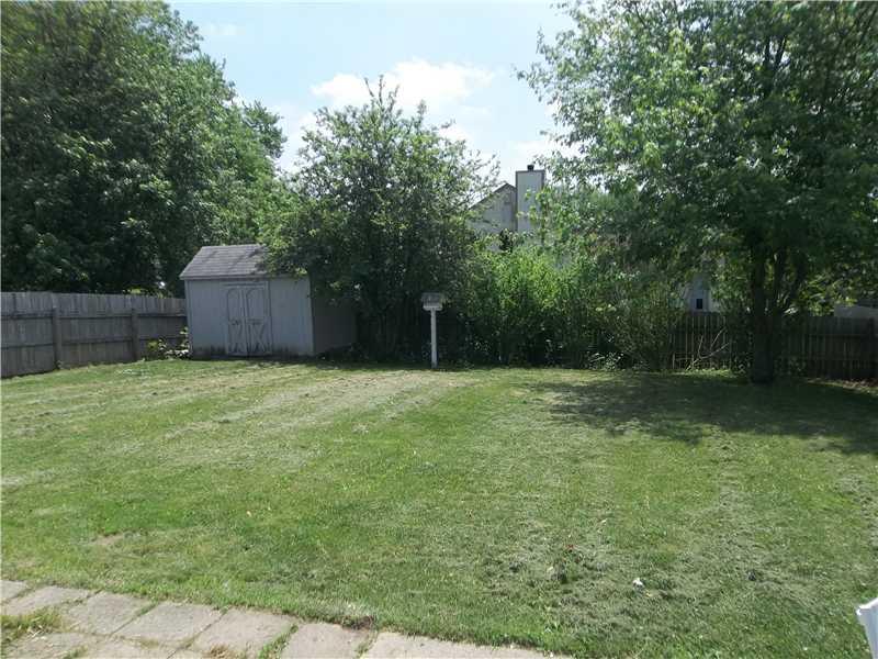 5629 West Mills Road Indianapolis, IN 46221 - Photo 3 of 7