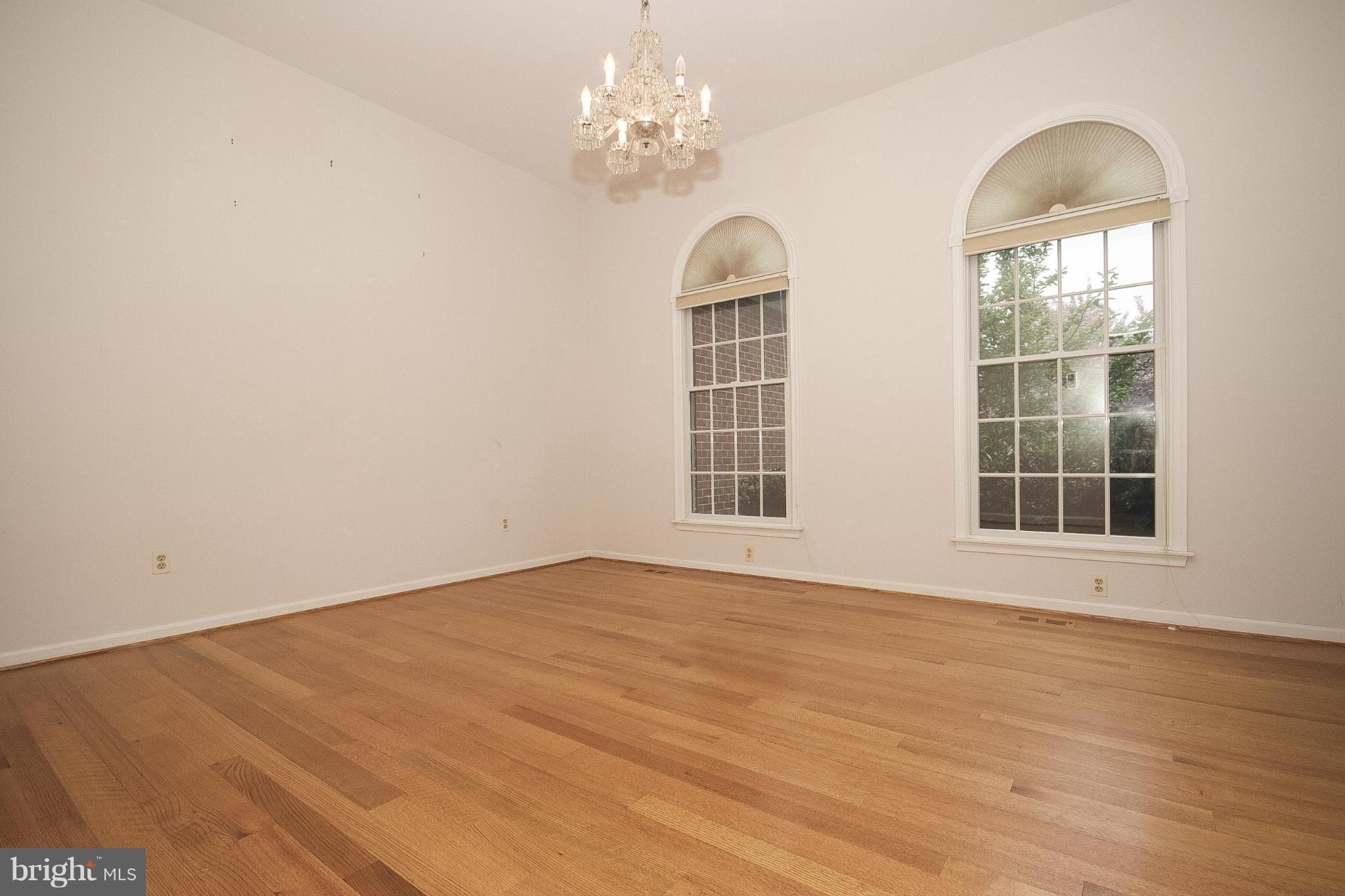 2651 Pot Spring Road Lutherville-Timonium, MD 21093 - Photo 7 of 30 Living Room