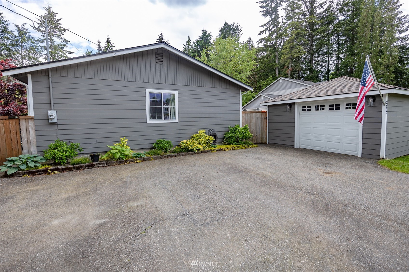 3609 Pine Road Northeast Bremerton, WA 98310 - Photo 2 of 39 Gallery Image 2