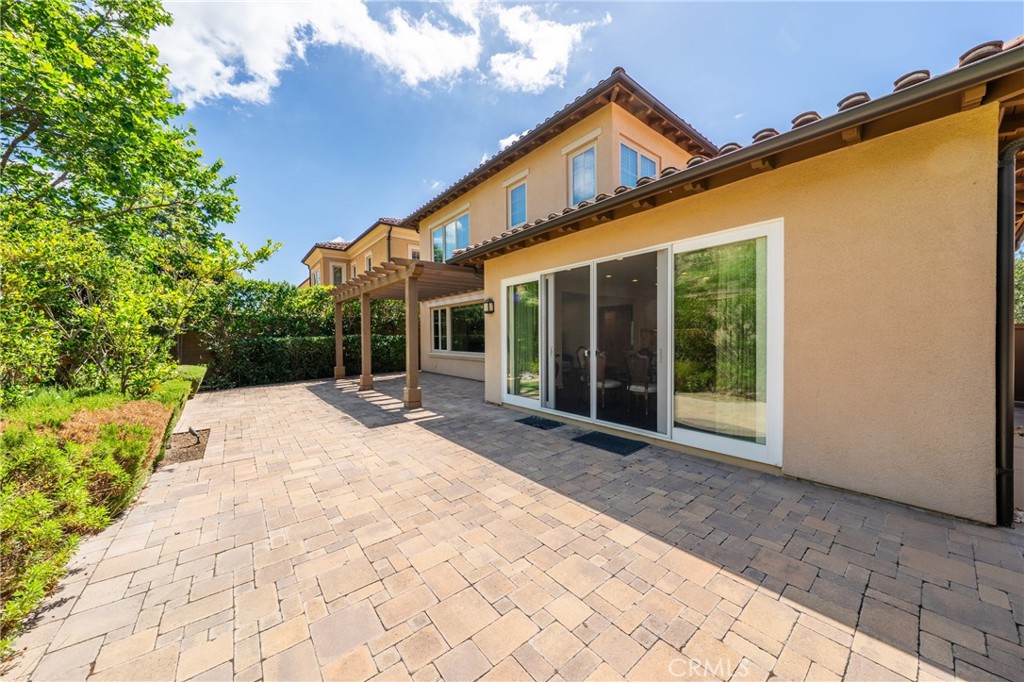 45 Triana Irvine, CA 92618 - Photo 34 of 39 a view of a house with backyard and garden