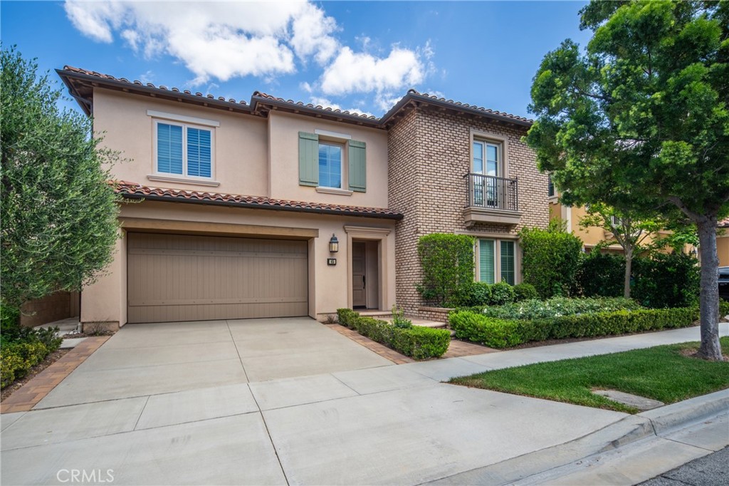 45 Triana Irvine, CA 92618 - Photo 3 of 39 a front view of a house with garden