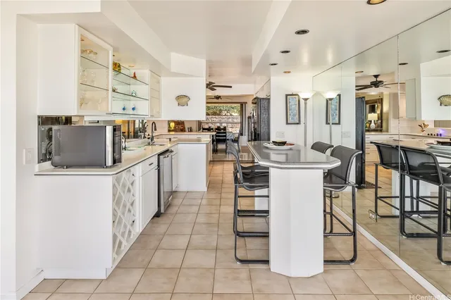 $2,525,000 | 1410 Ehupua Street, Honolulu, HI 96821