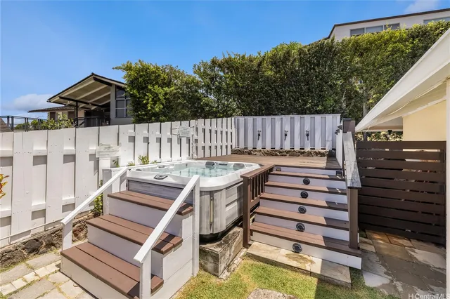 $2,525,000 | 1410 Ehupua Street, Honolulu, HI 96821