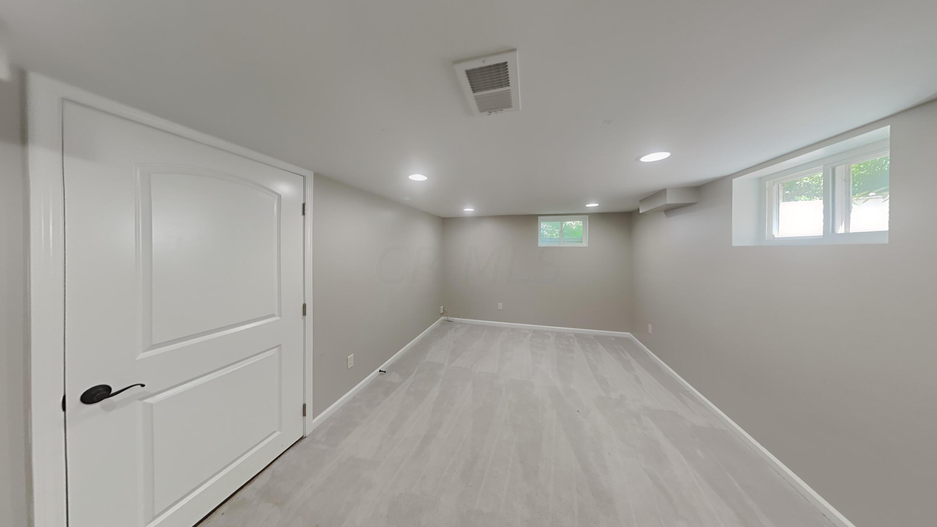 2912 Zollinger Road Upper Arlington, OH 43221 - Photo 11 of 15 16_Image_LdIQJcHX6L